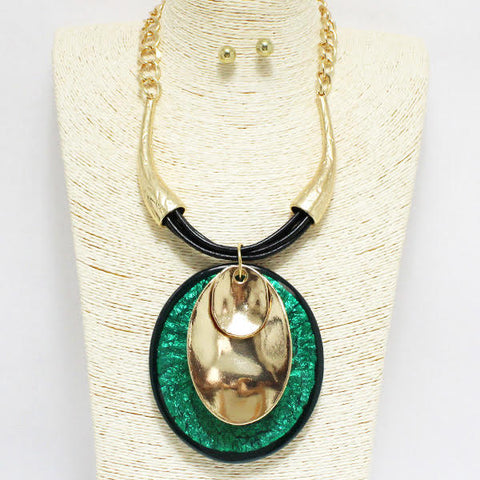 Emerald Oval Centerpiece Necklace Set