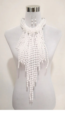 White pearl tier necklace